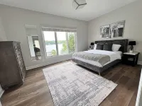 Modern Lakefront Oasis - Private Pool & Salt Water HotTub with Beautiful Sunsets