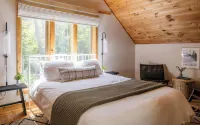 Stylish Mountain Getaway close to Stratton w/ Spa