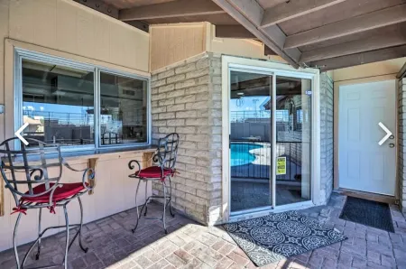 Beautiful 4 bedroom 2 bathroom with pool