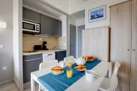 Appart Grimaud sea view (Les Restanques du Golfe de St Tropez) Hotels in Grimaud