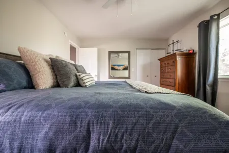 ⤃ Colorado Hideaway! 2 BR, 1.5 Bath w/AC Sleeps 6!