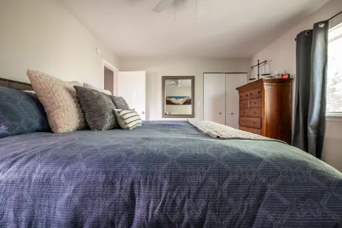 ⤃ Colorado Hideaway! 2 BR, 1.5 Bath w/AC Sleeps 6!