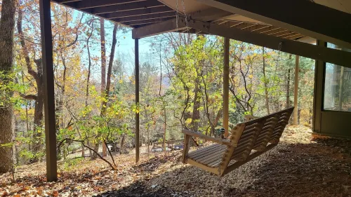 Treetopper. The Perfect Mountain Retreat. Feels like you are in the trees!