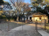 Guest house nestled amongst 100 year old oaks with fun farm animals!