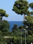 Cottage in the green, a stone's throw from the sea