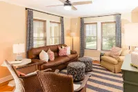 Closest to DOWNTOWN! Pet Friendly Hotels in Gainesville