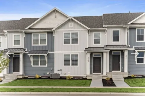Townhouse w views + 2 car garage + washer + dryer