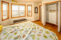 Corolla 4x4 beach cottage with phenomenal ocean views!