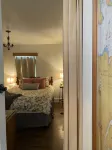 Olympia Waterfront Beach Cottage - balcony