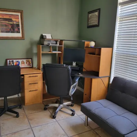 Beautiful 4 Br-2.5 Bath-Office-Golf Course-Pool-Hot Tub-Sleeps 9-Dog Friendly!