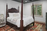 Timeless Comfort: Unwind in Our Remodeled 3 bedroom Retreat