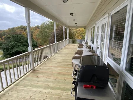 Blue Ridge Mountains Golf and Lake Retreat