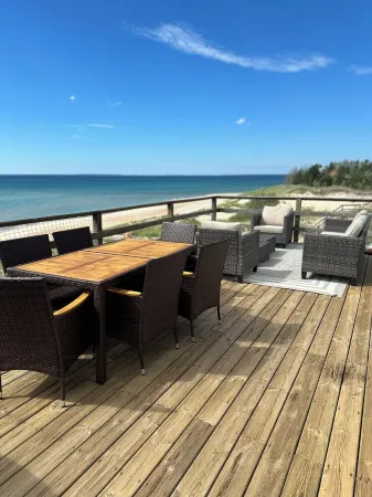 Newly Renovated Sleeps 13 Large Private Lake Michigan Beach- new dates available