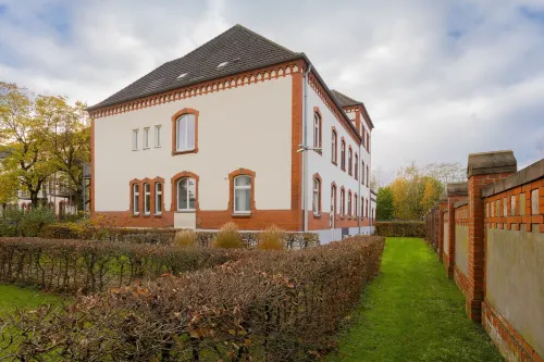 Design & history I king beds+kitchen+parking