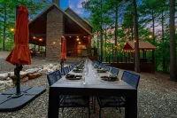 PICKLE & PUTT - Pickleball + Mini Golf + Games + Hot Tub + more - SLEEPS 22