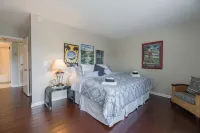 Newly Renovated Lakeview Condo Complex First Floor Oasis!