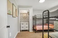 Away from the bustle of the city, close to the lake, perfect for families