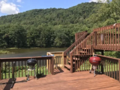 River Watch- Riverfront House on the Cheat River WaterTrail Hotels in Preston County