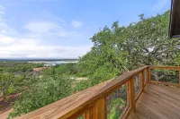 Peaceful Lakeview Home, Family sized! Hotels in Hudson Bend