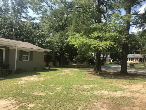Cozy comfortable home near lakes, parks and downtown Sumter