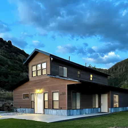 3Bd 2.5BTH, Hot Tub, Wheelchair Accessible and Mountain View’s