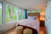 Little Bear: 4br/ 4ba, mountain & valley view. Pet friendly!