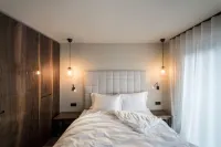 NEW- Messnerhaus Suite - enjoy in style in the center of Seis (Castelrotto) Hotels in Siusi