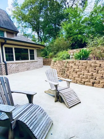 7th Ave Manor, Remodeled 1930’s Manor just minutes from Historic Downtown Laurel