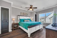 Beautiful accommodations in a terrific location with Christmas decor Nov-Jan.