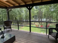 Cedarwood Lake House Hotels in Stephens County
