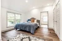 La Casa Negra - Spanish Townhome in SoBro