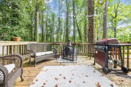 Urban Escape: 5BR Retreat