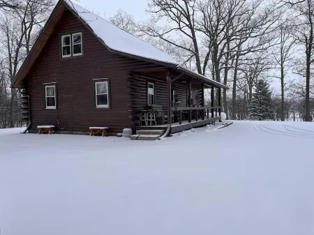 The Cozy Cabin On Long Point Отели в г. Ливингстон