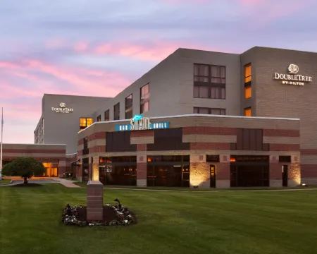 DoubleTree by Hilton Hartford - Bradley Airport Hotels in Windsor Locks