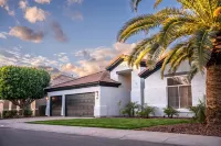 Modern Contemporary Showpiece w/Pool, Hot Tub, & Game Room!