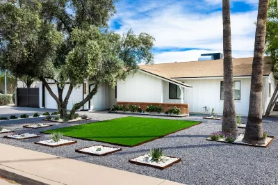 Stay & Play: Heated Pool, Putting Green, and Games Hotels near IKEA