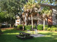 ~Sum & Fall Discounts! 5 Min Walk to Beach! 2025 Updates, Clean, Comfy, Secure!