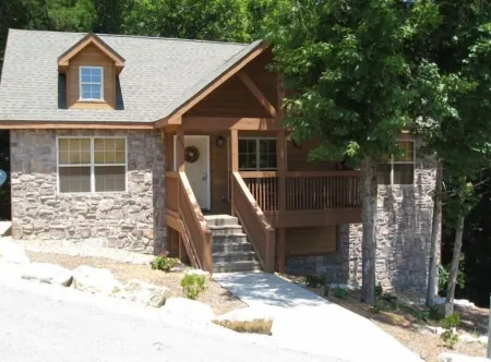 A Luxury Cabin in  a Gated Golf Community