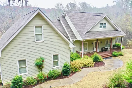 Explore, Relax: Mountain House, Yahoola Creek, Cherokee Forest