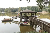Beautiful Charlotte Lake Wylie Waterfront Bungalow
