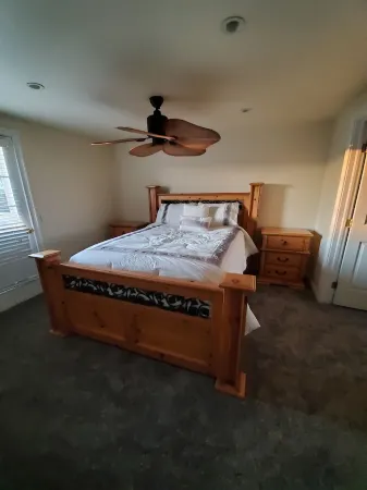 Farm House by River with trailer/RV parking(Pet Friendly including horses) Отели рядом с достопримечательностью «Парк штата Барр Лейк»