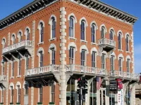 Driftless Loft in the heart of Downtown Decorah, IA فنادق في ديكوراه