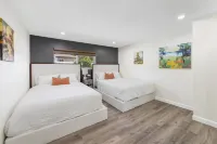 ❤️COMPLETELY RENOVATED QUIET LUXURY HOME NEAR DISNEYLAND❤️ Hotels in Orange