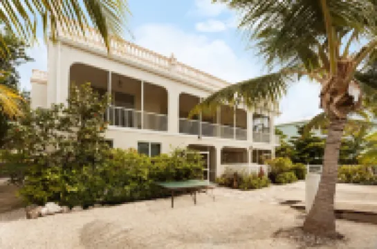 5Br Luxury Home w/ Pool, Theater, Rooftop Deck & 100-ft Dock Near Beach!