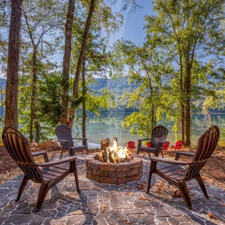 Beautiful river cabin in the heart of the Tennessee River Gorge.