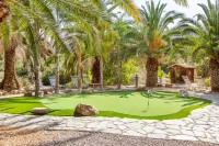 Large family Gathering? Have them all under one roof in this beautiful setting