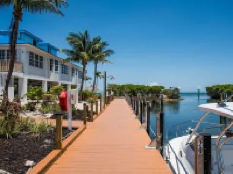 Oceanfront Key Largo Paradise~Private Beach~Pool~Tennis~Marina~Cafe/Bar โรงแรมในTavernier