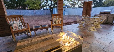 La Puerta Azul 3-bedroom home Hot Tub too! 10 minutes to Ft Huachuca