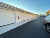 King bed ,oversized parking, ocean views monthly discounts