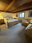 Ponderosa Cabin is just Minutes from Rocky Mountain National Park and Wild Basin